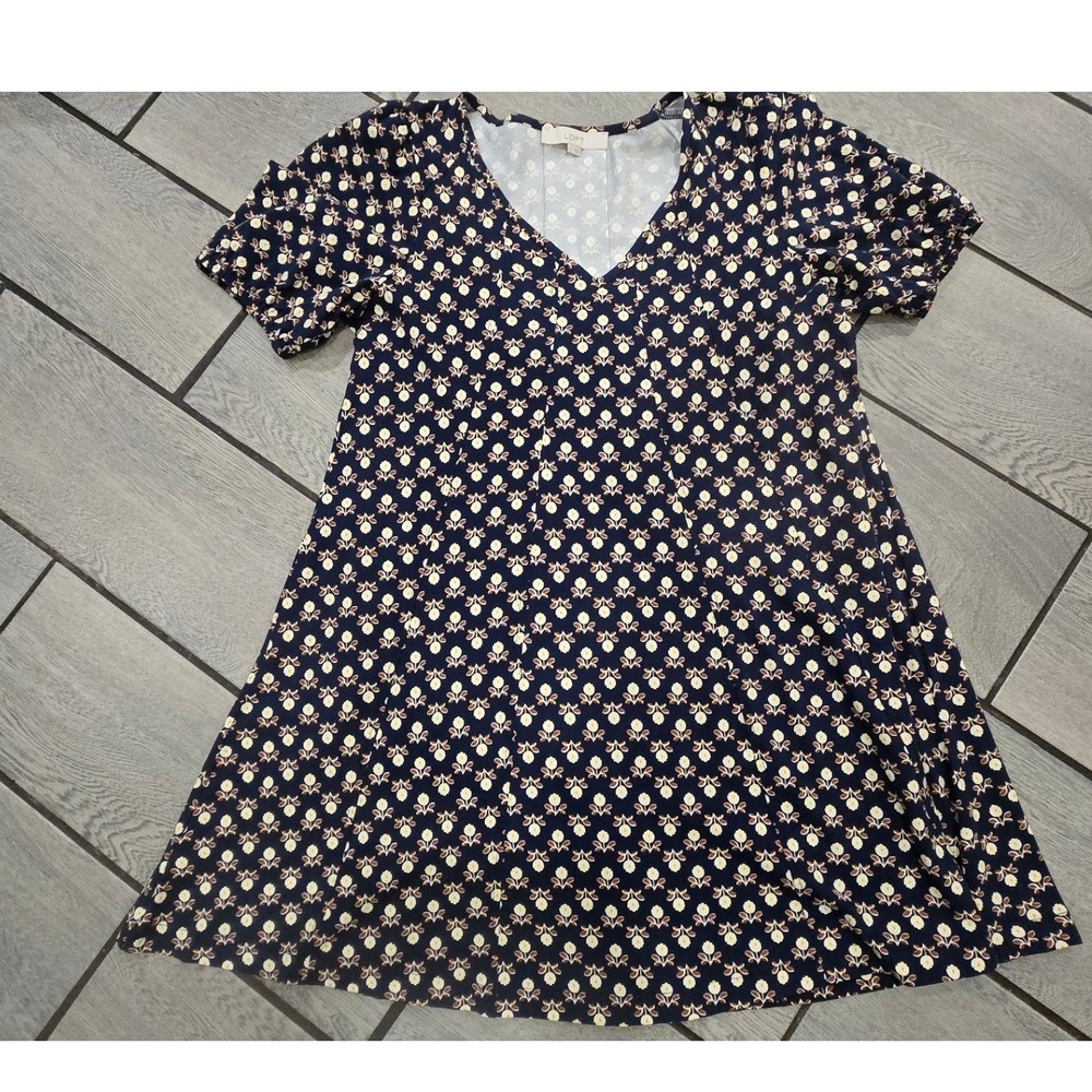 LOFT Navy Blue White Floral Medallion V-Neck Short Sleeve Swing Dress -M
